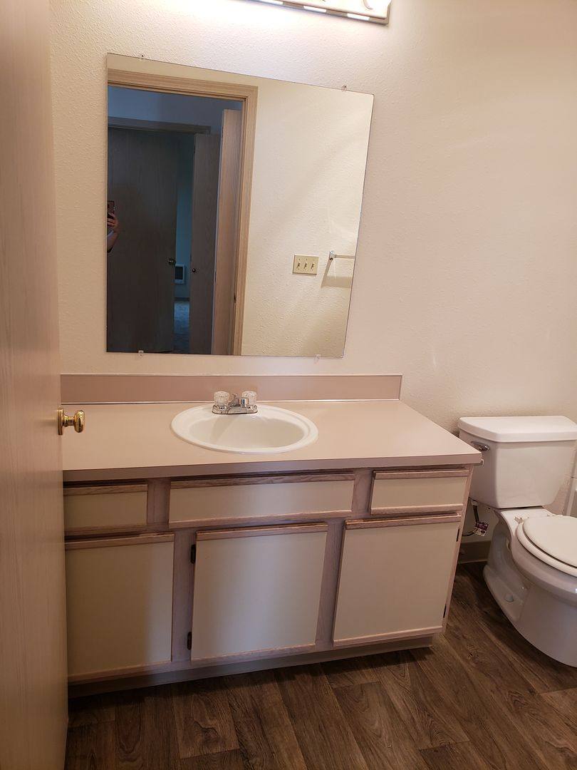 Apartment for rent at 808 Pool St, Eugene, OR 97401