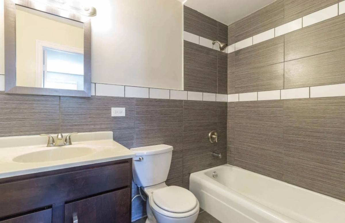Apartment for rent at 2620 Central St, Evanston, IL 60201