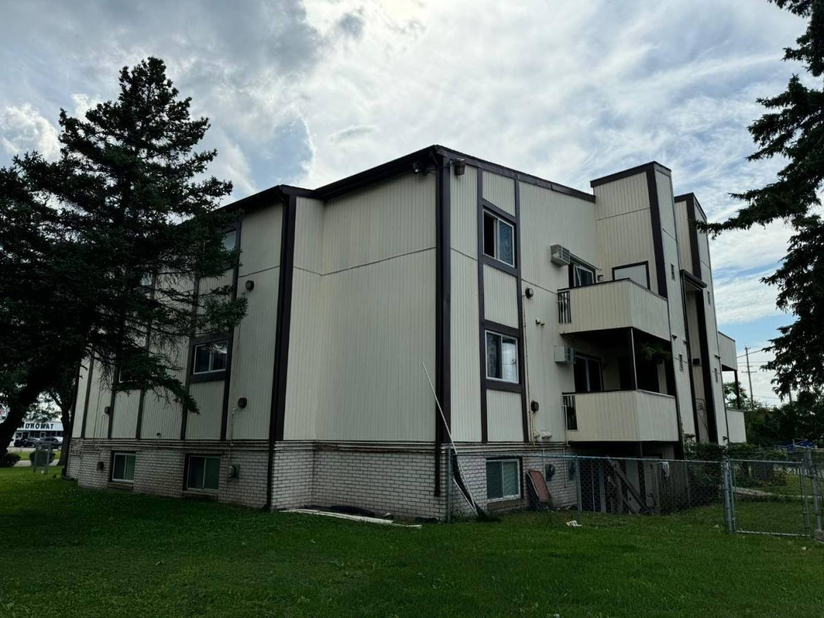 Apartment for rent at 400 Dornet Dr #435, Lansing, MI 48917