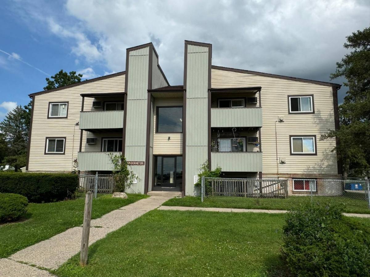 Apartment for rent at 400 Dornet Dr #435, Lansing, MI 48917
