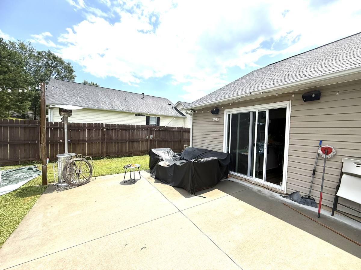House for rent at 856 Raindrops Rd, Gastonia, NC 28054