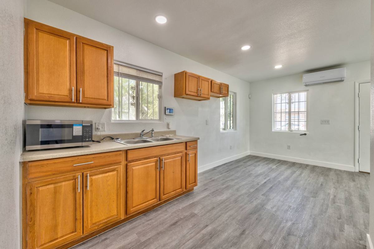 Apartment for rent at 339 N 10th St, Las Vegas, NV 89101