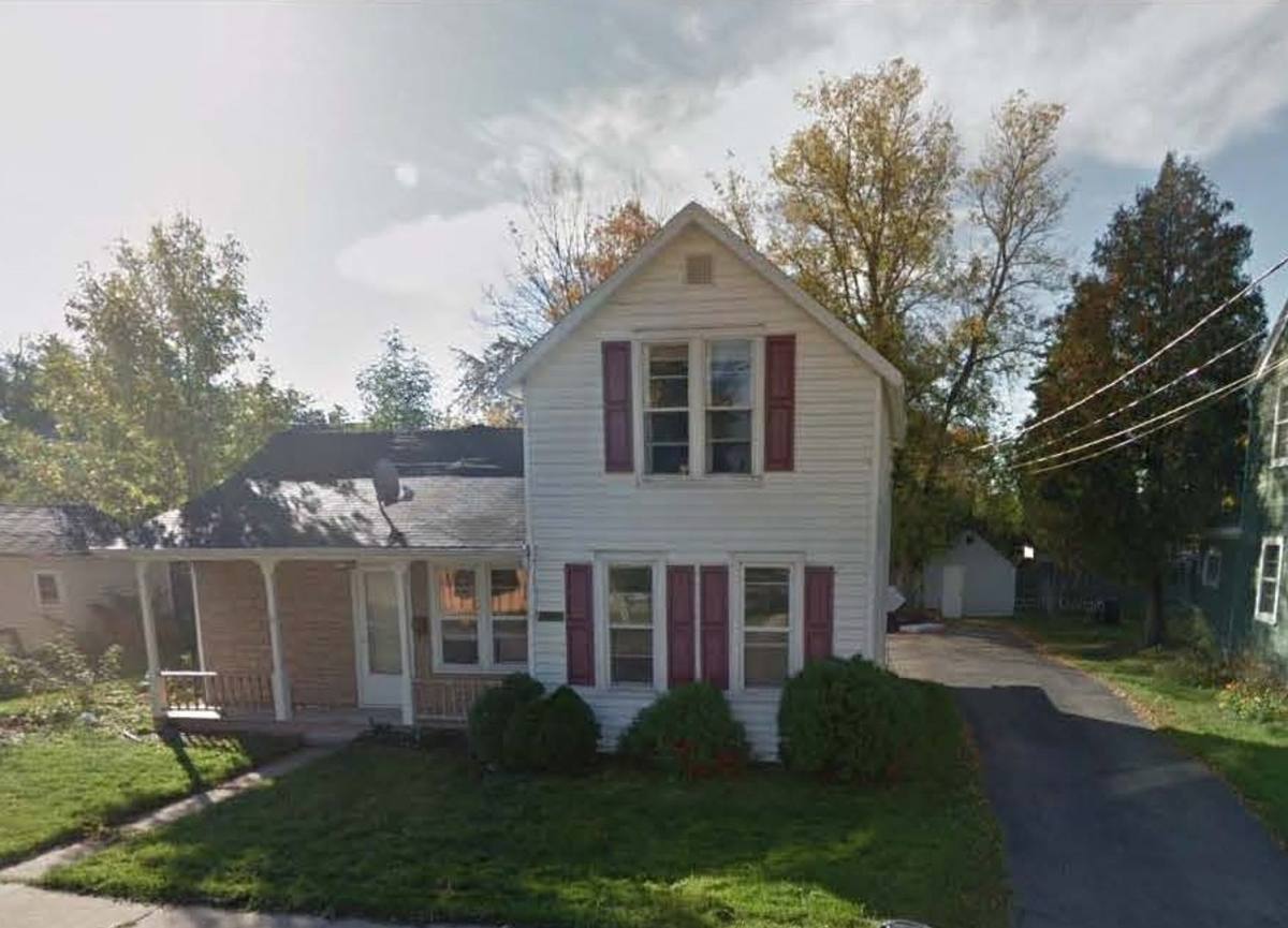 House for rent at 413 Green St, Neenah, WI 54956