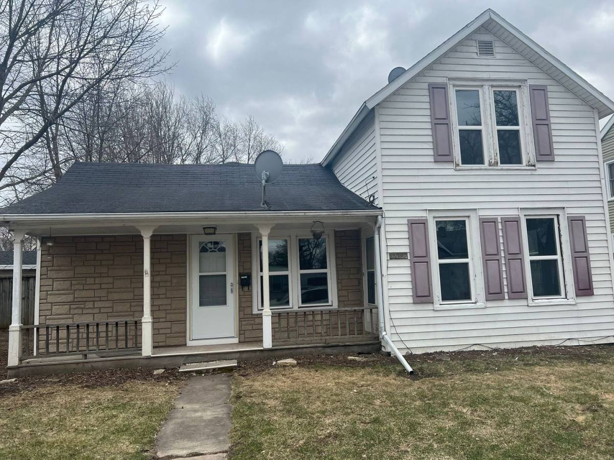 House for rent at 413 Green St, Neenah, WI 54956