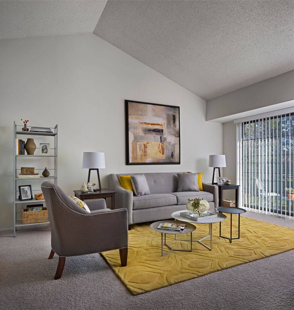 Apartment for rent at 11618 Plymouth Woods Dr, Livonia, MI 48150
