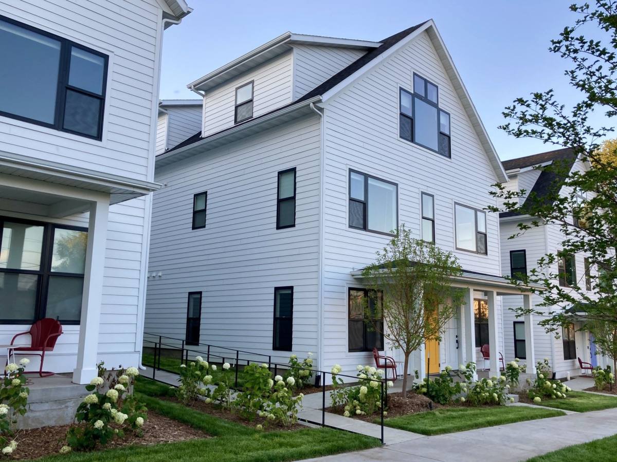 Apartment for rent at 120 E Ave, Bismarck, ND 58501