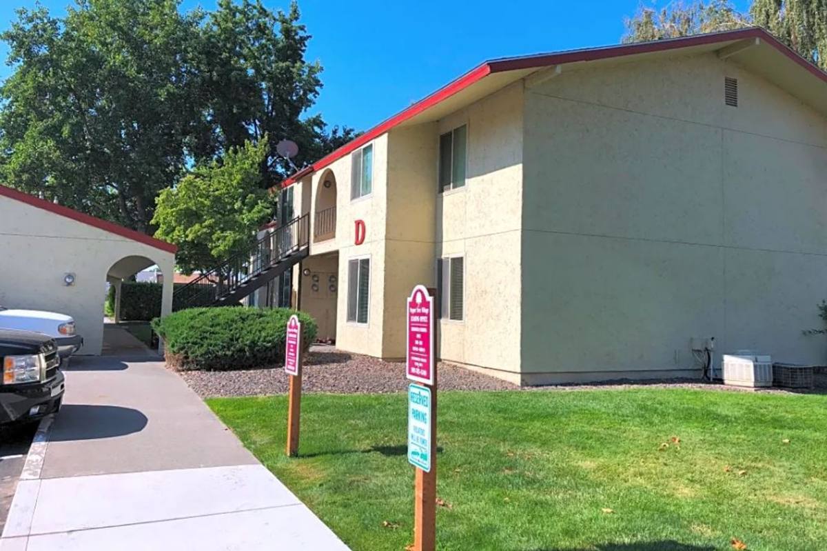 Apartment for rent at 507 N Arthur St, Kennewick, WA 99336