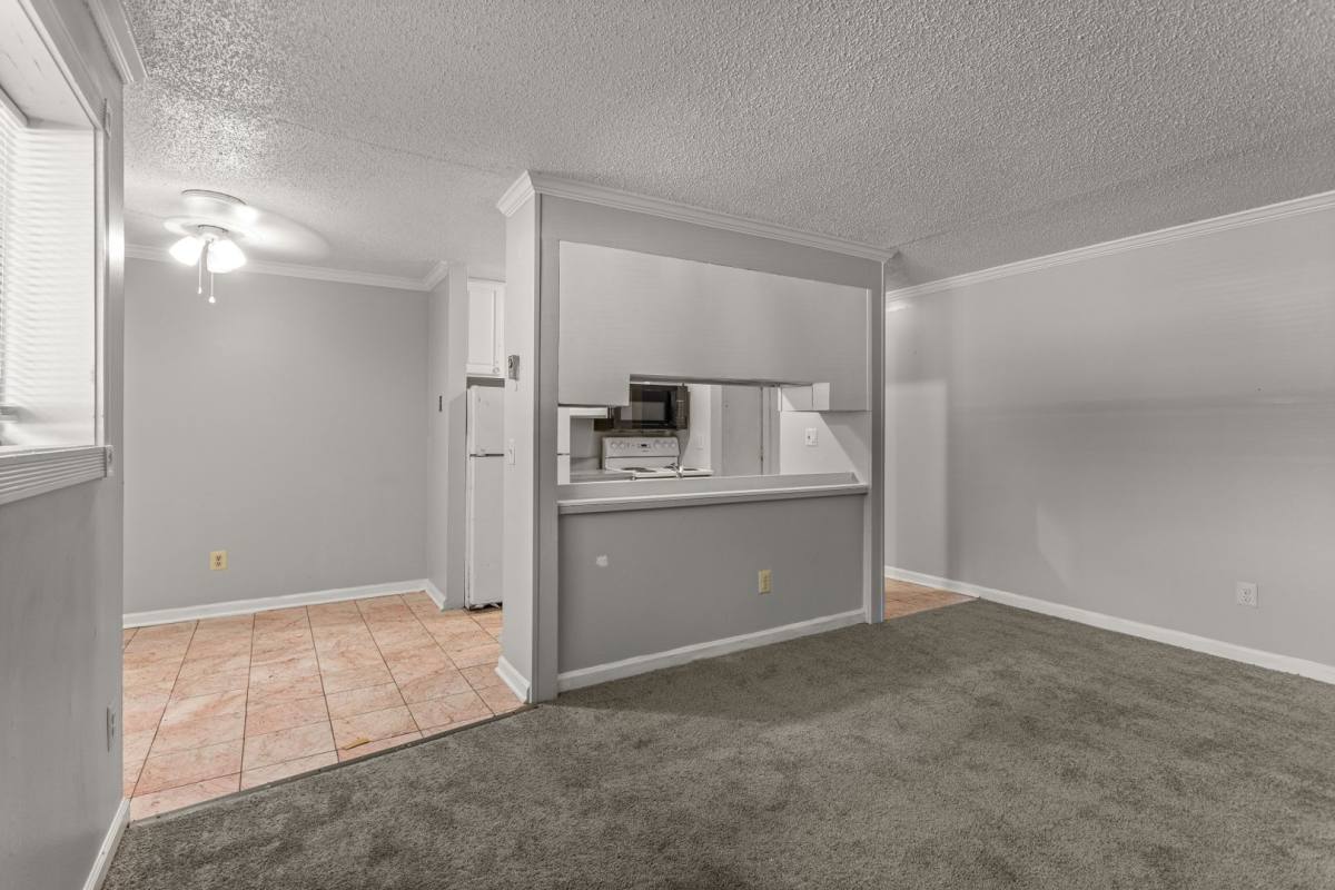 Apartment for rent at 21641 Hillside, Clinton Township, MI 48035