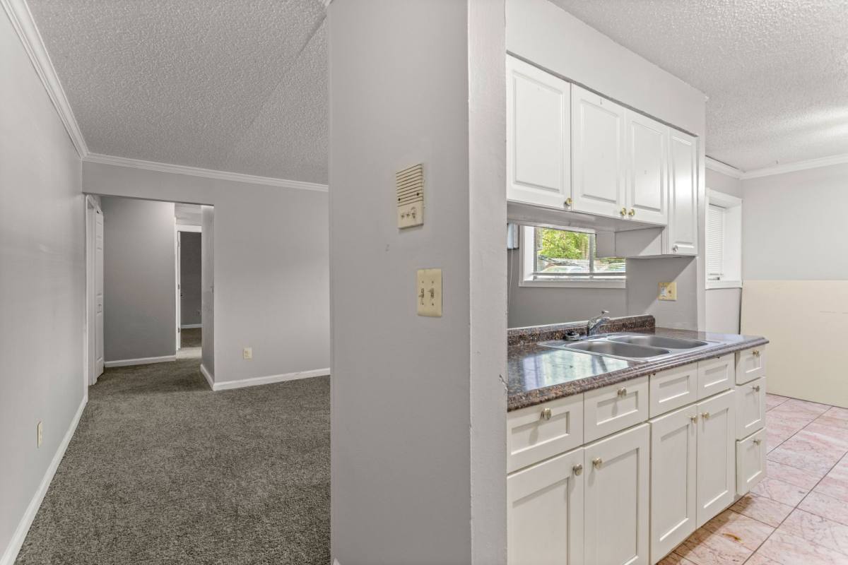 Apartment for rent at 21641 Hillside, Clinton Township, MI 48035