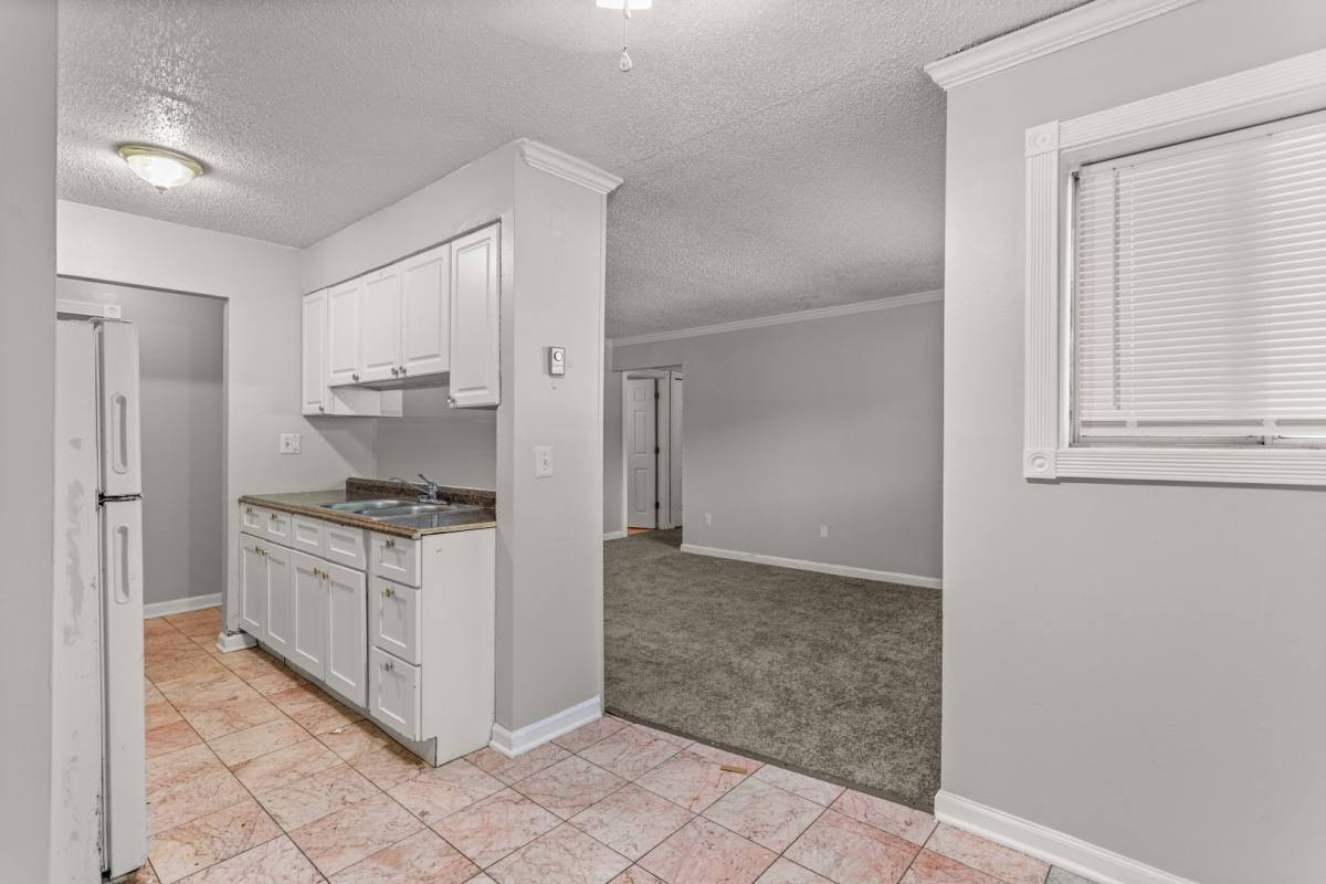 Apartment for rent at 21641 Hillside, Clinton Township, MI 48035
