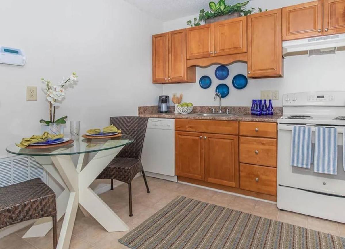 Apartment for rent at 608 Azalea Rd, Mobile, AL 36609