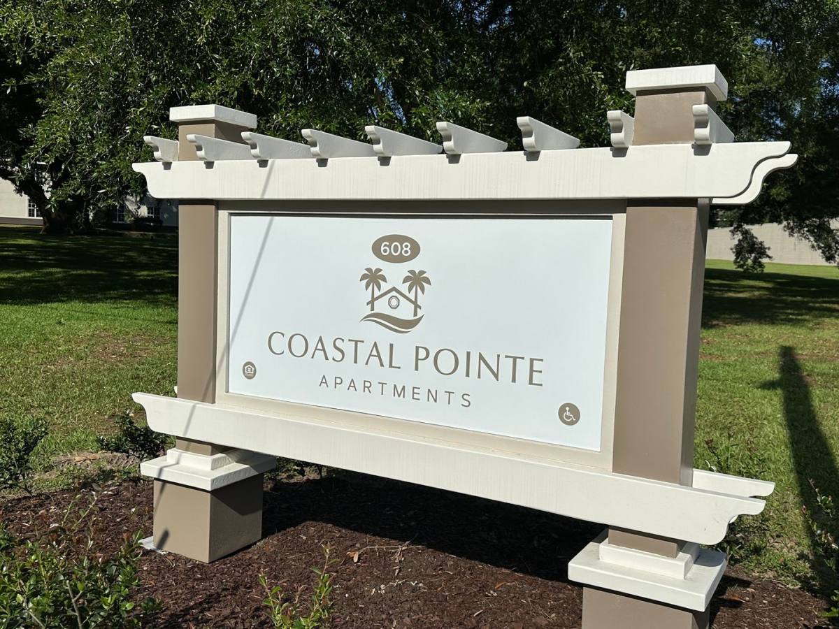 Apartment for rent at 608 Azalea Rd, Mobile, AL 36609