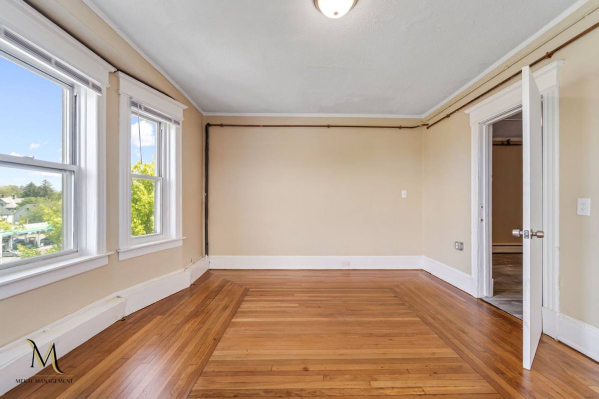 Apartment for rent at 683 State St, Springfield, MA 01109