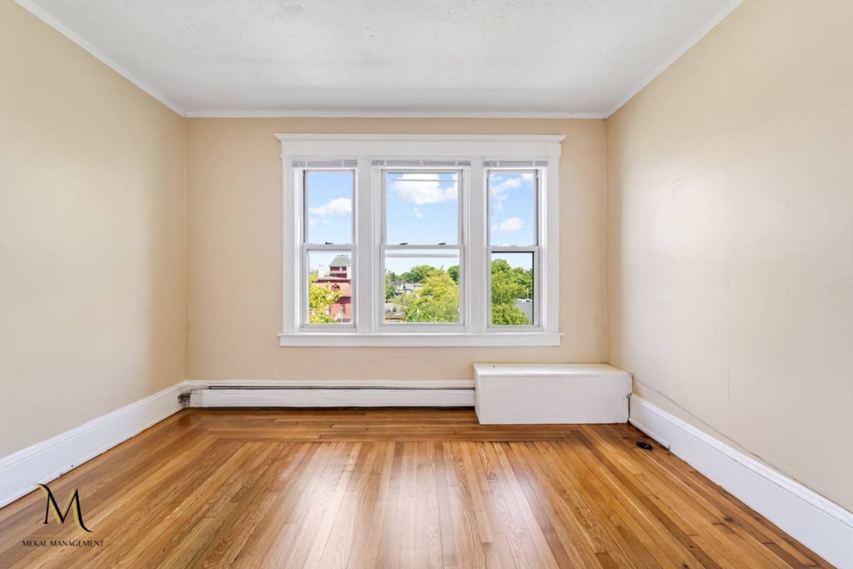 Apartment for rent at 683 State St, Springfield, MA 01109