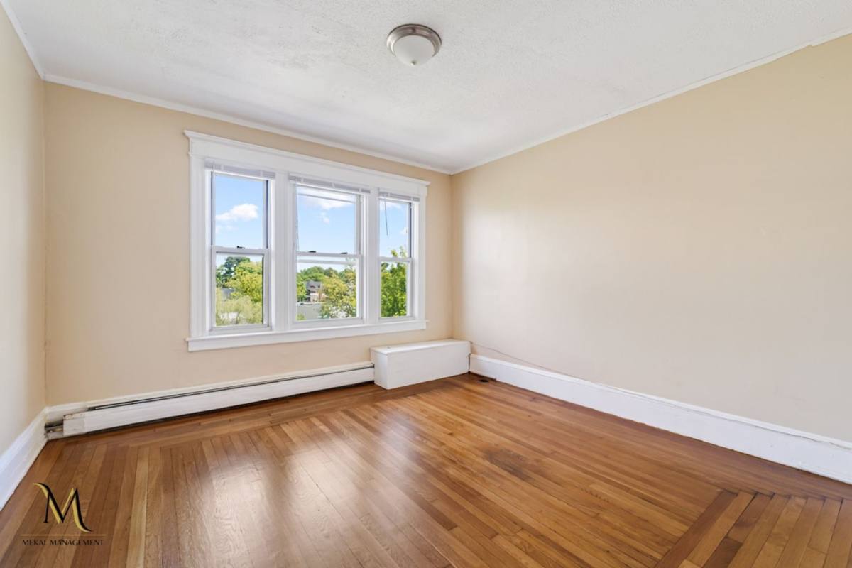 Apartment for rent at 683-687 State St, Springfield, MA 01109