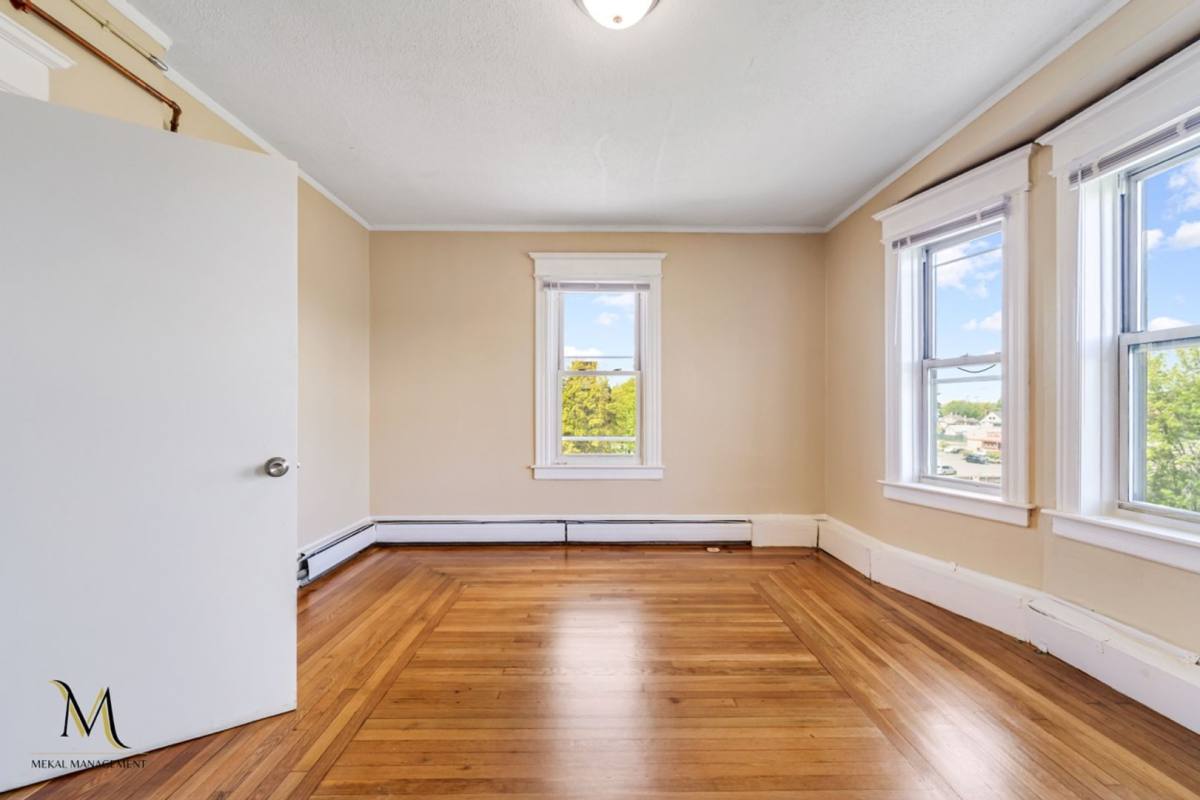 Apartment for rent at 683 State St, Springfield, MA 01109
