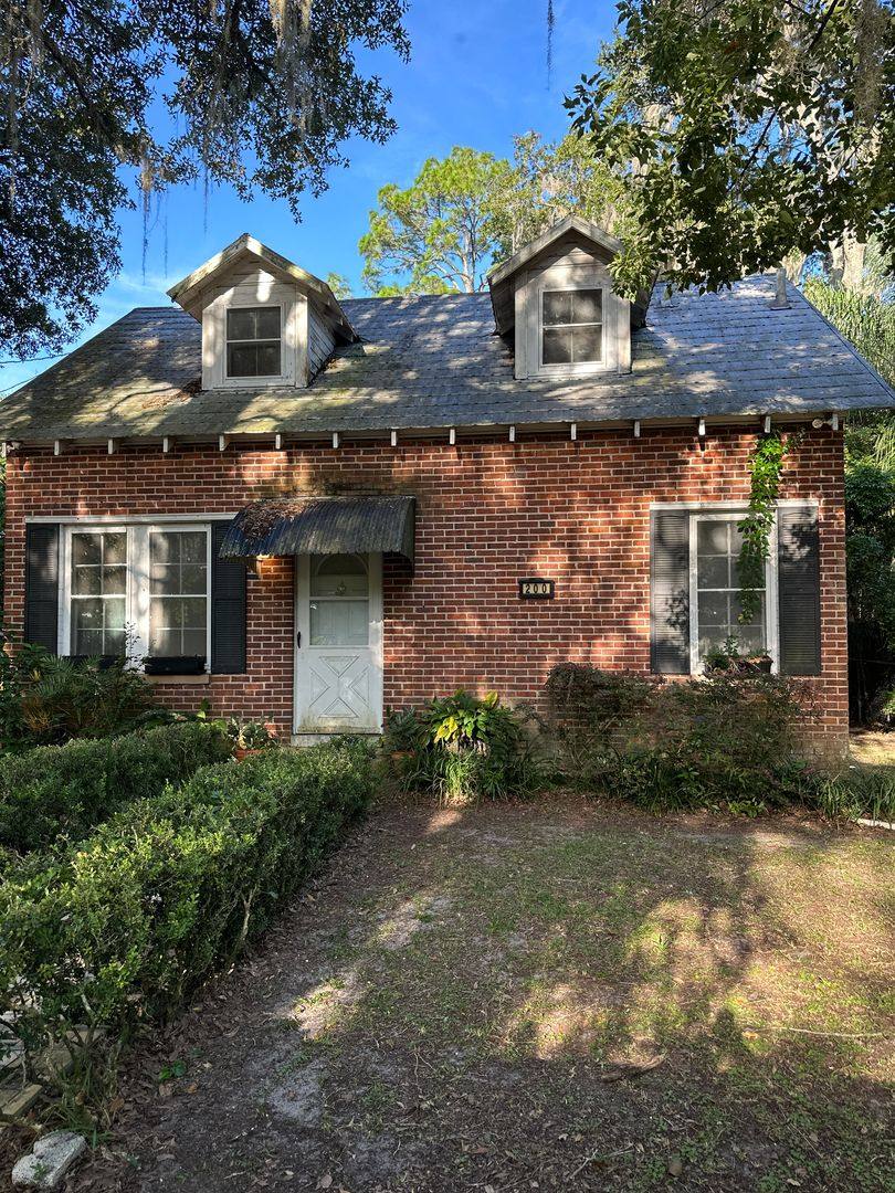 Apartment for rent at 200 NE 11th St, Gainesville, FL 32601