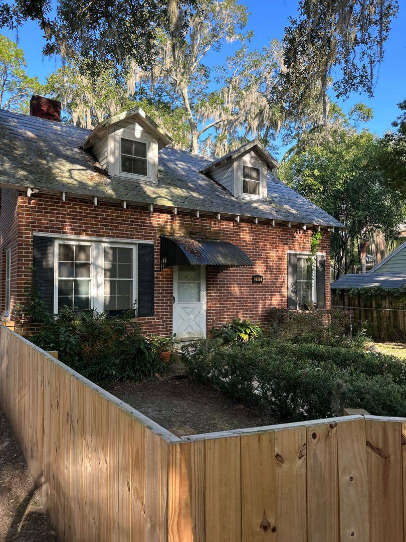 Apartment for rent at 200 NE 11th St, Gainesville, FL 32601