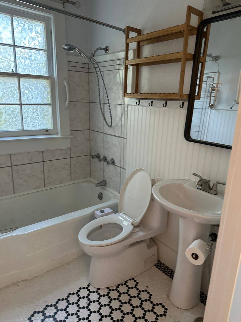 Apartment for rent at 200 NE 11th St, Gainesville, FL 32601