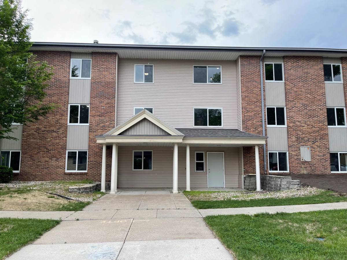 Apartment for rent at 4001 Holdrege St, Lincoln, NE 68503