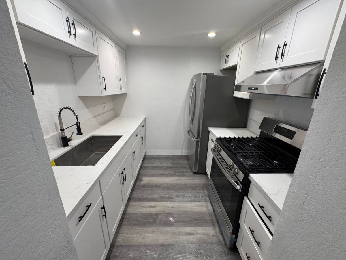 Apartment for rent at 13751 Cherry St, Westminster, CA 92683