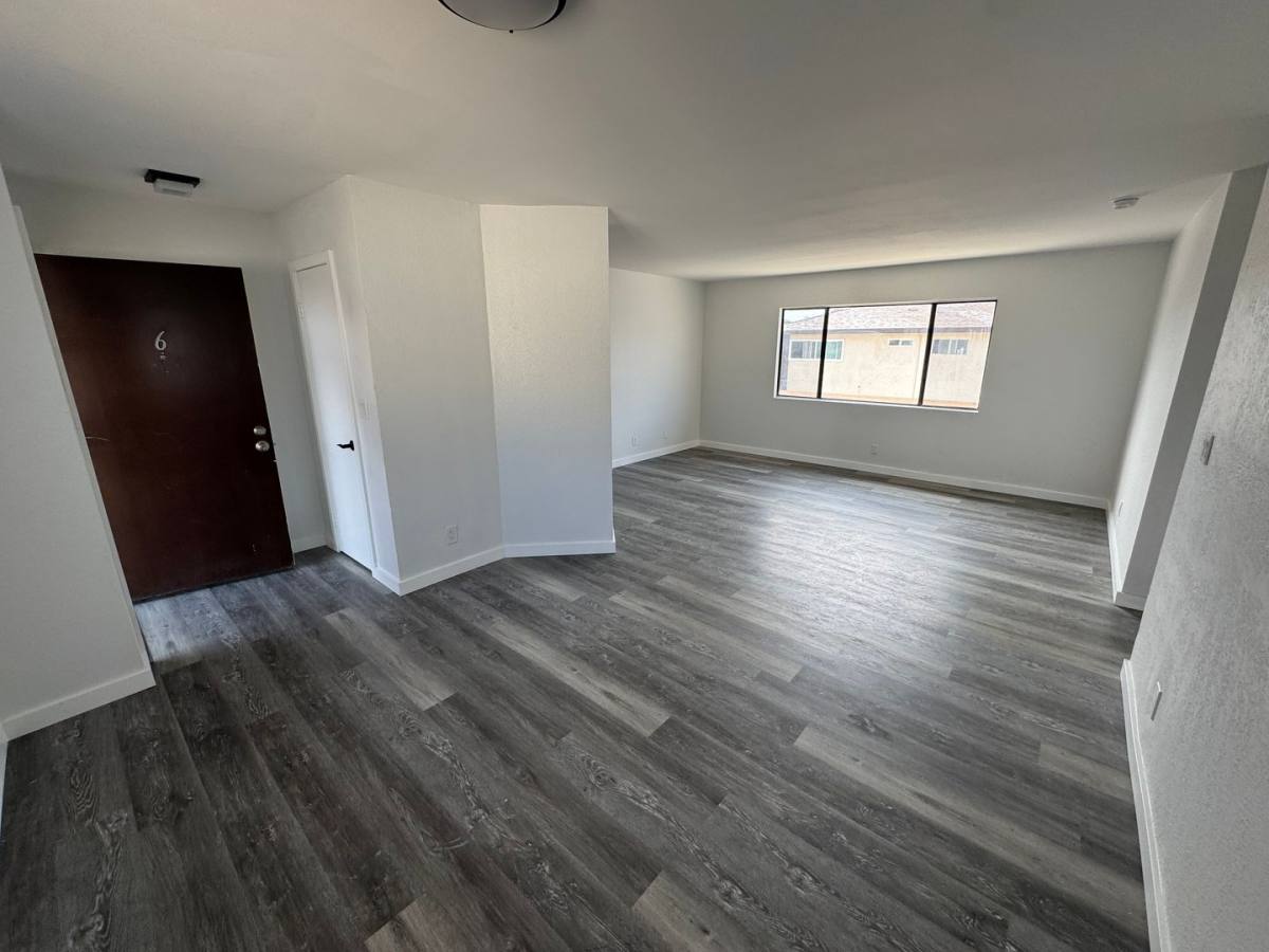 Apartment for rent at 13751 Cherry St, Westminster, CA 92683