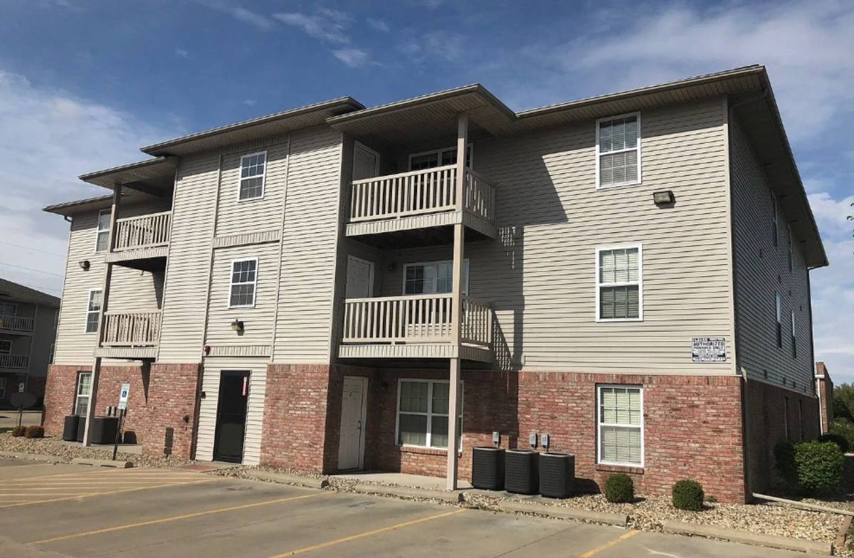 Apartment for rent at 1718-1720 Rt Dunn Dr, Bloomington, IL 61701