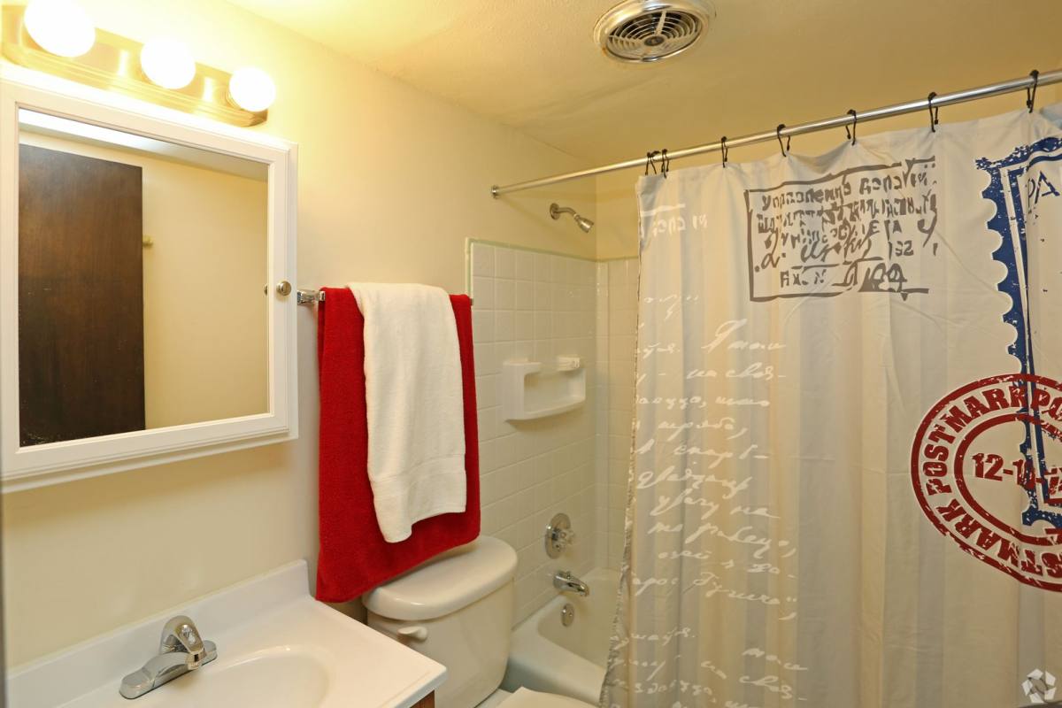 Apartment for rent at 2130 University Ave, Madison, WI 53726