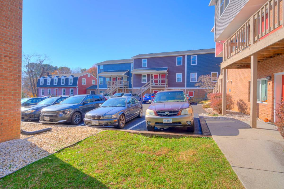Apartment for rent at 1201, 1203, 1205, 1207 N Main St, Blacksburg, VA 24060
