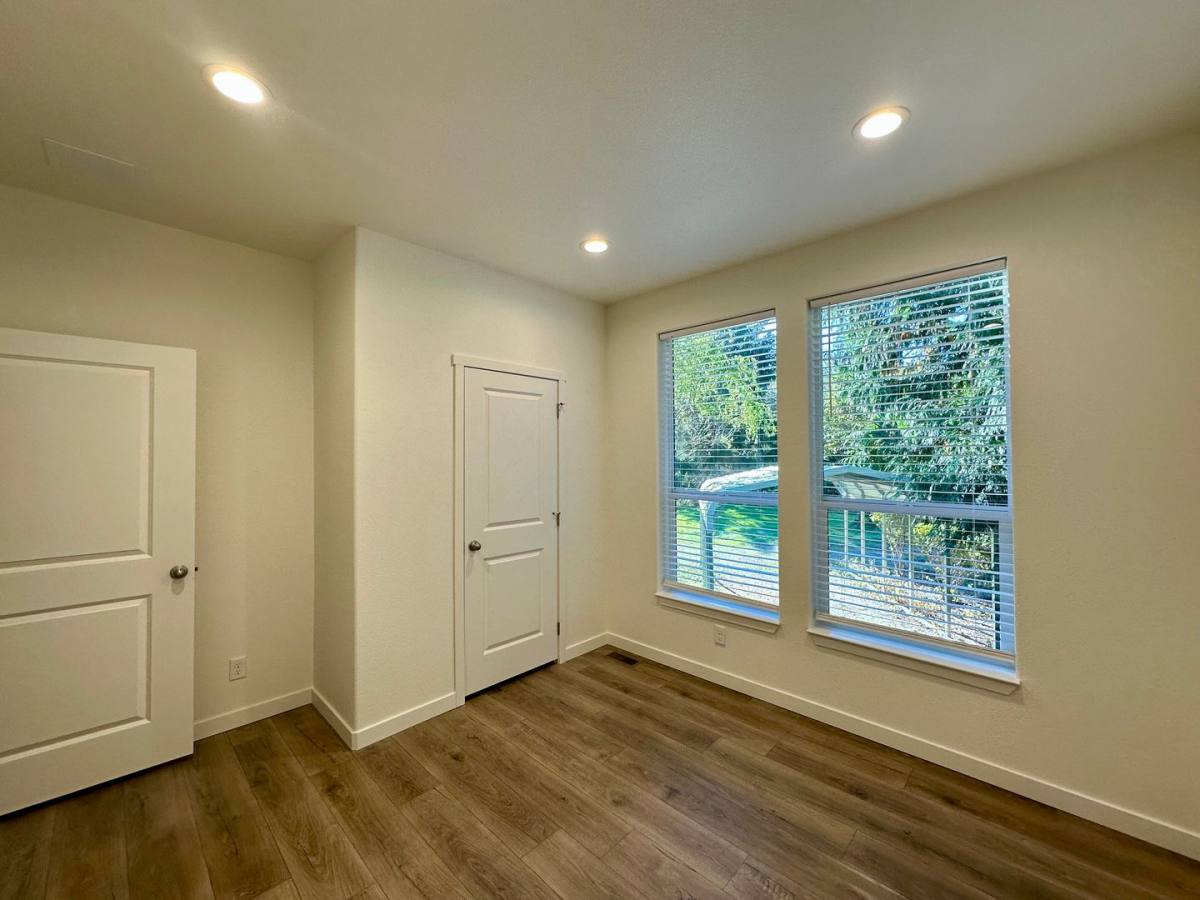 Apartment for rent at 2119 Aldergrove Rd, Ferndale, WA 98248