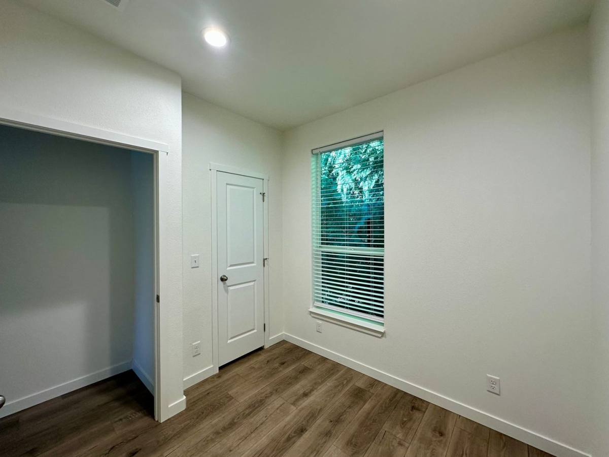 Apartment for rent at 2119 Aldergrove Rd, Ferndale, WA 98248