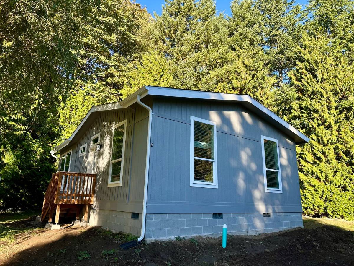 Apartment for rent at 2119 Aldergrove Rd, Ferndale, WA 98248