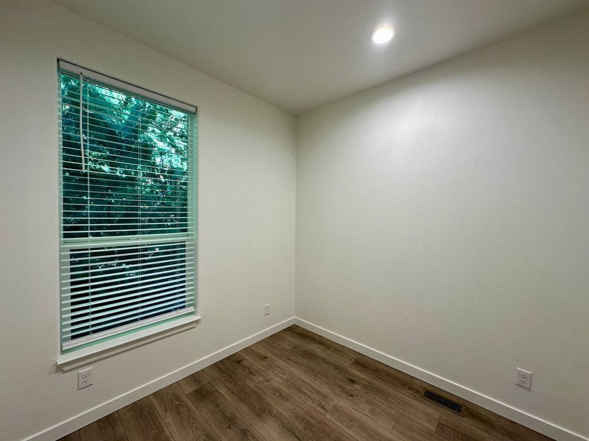 Apartment for rent at 2119 Aldergrove Rd, Ferndale, WA 98248