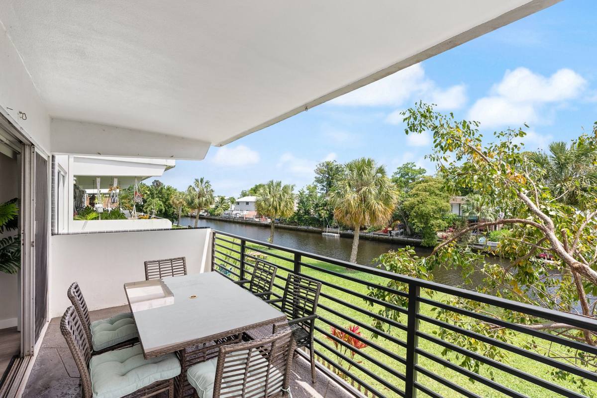 Apartment for rent at 550 NE 20th St, Fort Lauderdale, FL 33305