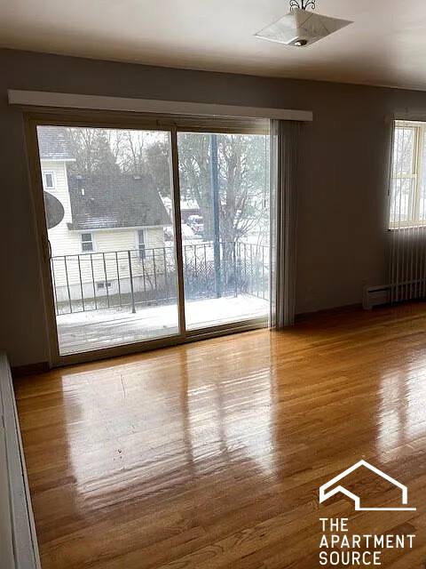 Apartment for rent at 1653 Oakwood Ave #1A, Des Plaines, IL 60016