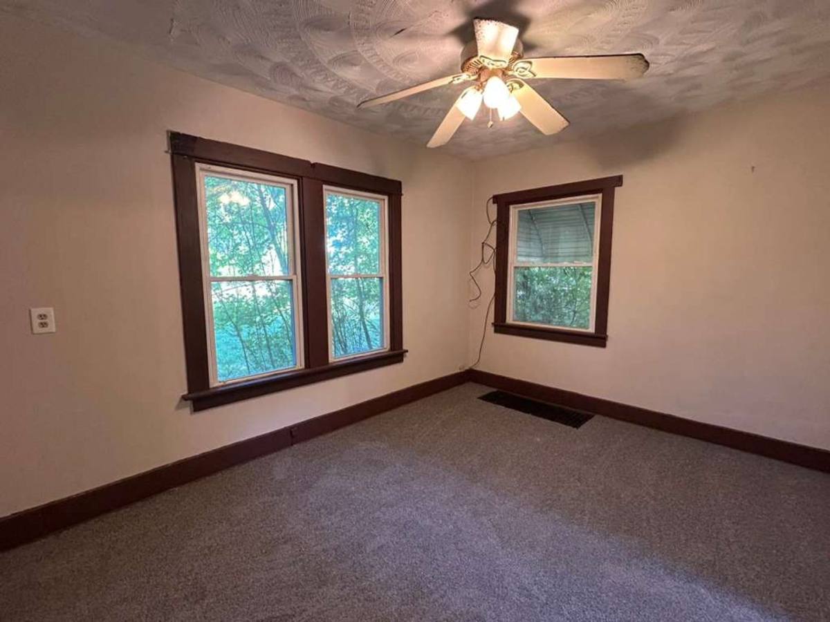 House for rent at 377 Talbot Ave, Akron, OH 44306