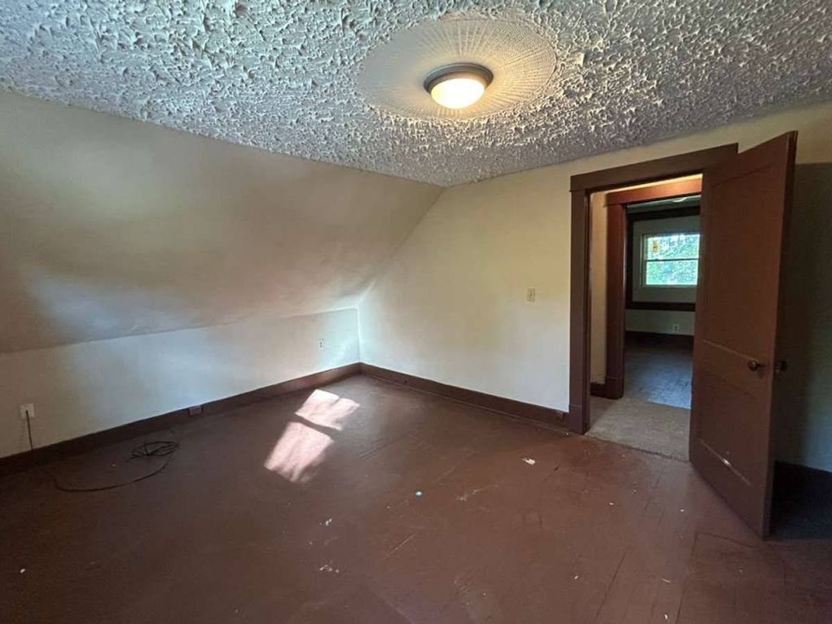 House for rent at 377 Talbot Ave, Akron, OH 44306