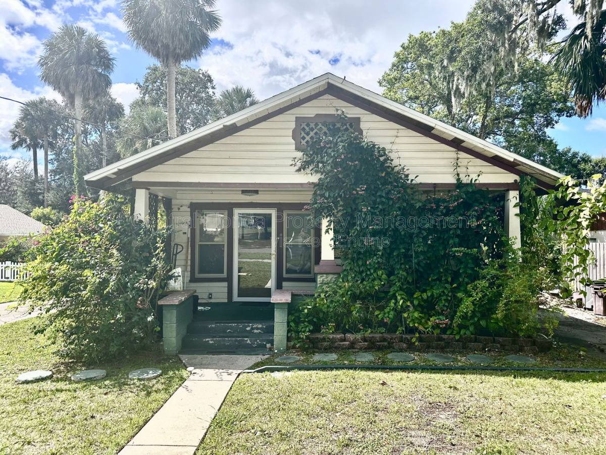 House for rent at 315 S Clayton St, Mount Dora, FL 32757