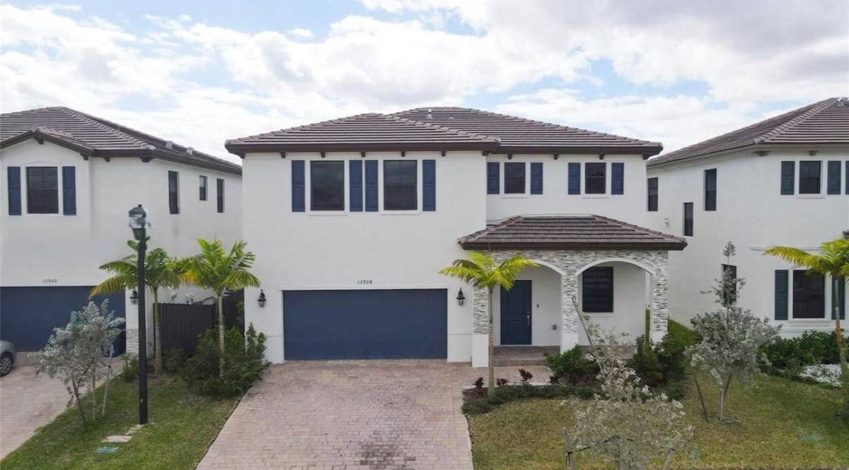 House for rent at 12908 SW 229th St, Miami, FL 33170