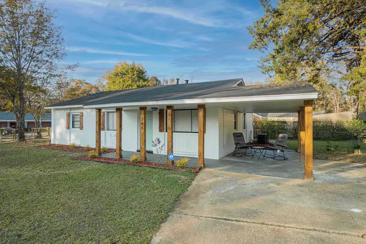 Apartment for rent at 286 W Fleming Rd #WHOLE, Montgomery, AL 36105