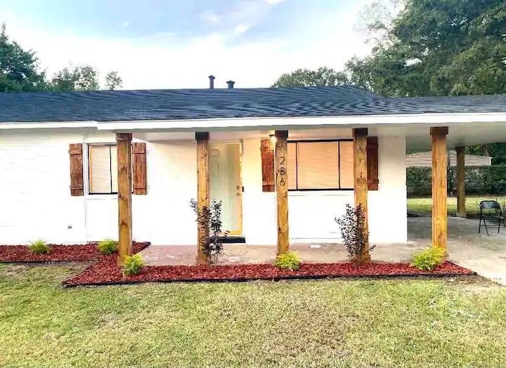 Apartment for rent at 286 W Fleming Rd #WHOLE, Montgomery, AL 36105