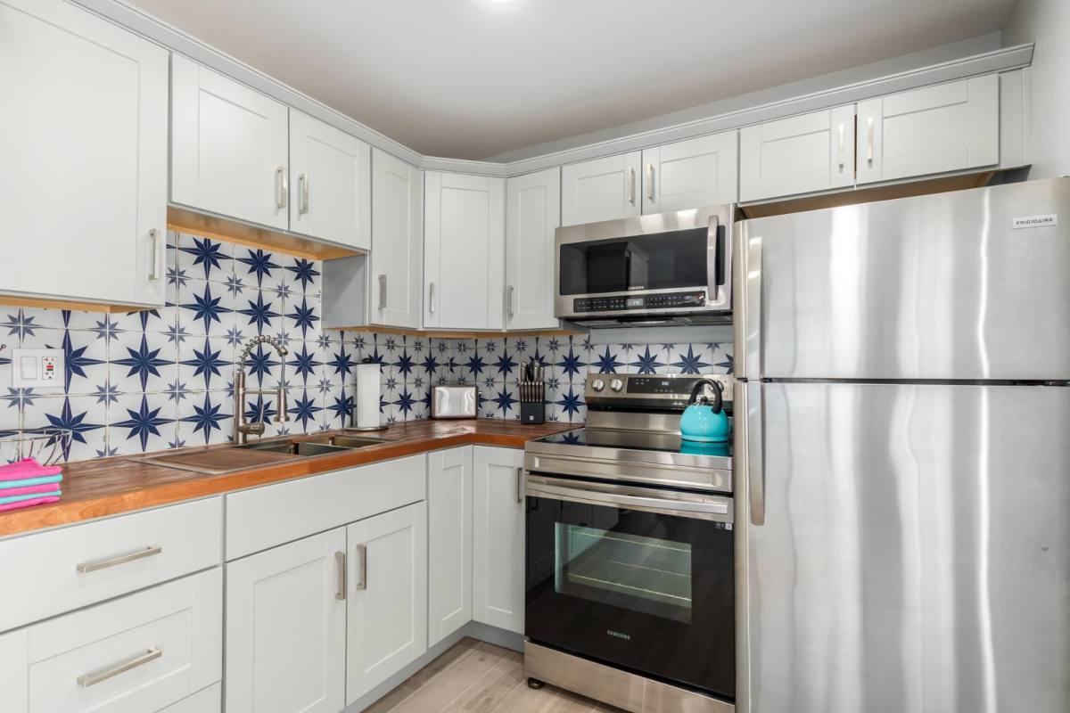 Apartment for rent at 2524 E Willetta St #ROOM 2, Phoenix, AZ 85008