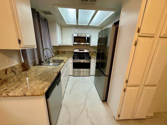 578 Stepney Dr #2, Inglewood, CA 90302 - Apartment for Rent - Image 2