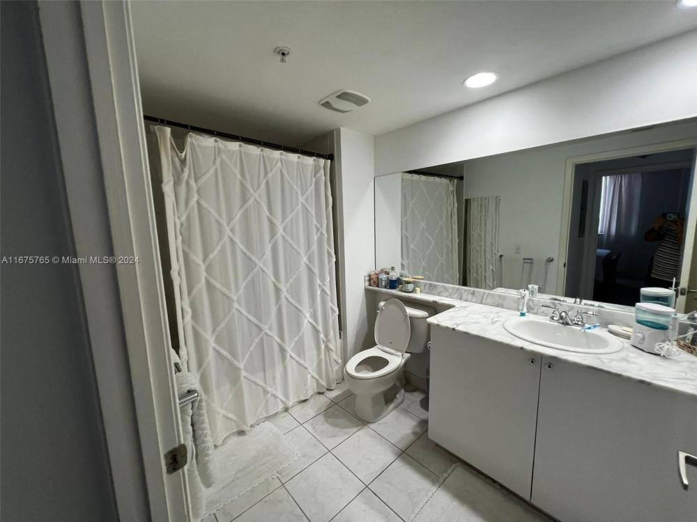 Apartment for rent at 2775 NE 187th St, Miami, FL 33180