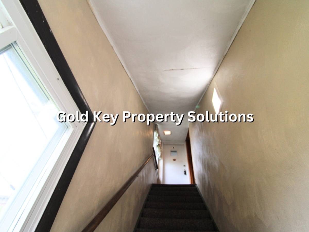 Apartment for rent at 117 E John St, Alexandria, IN 46001