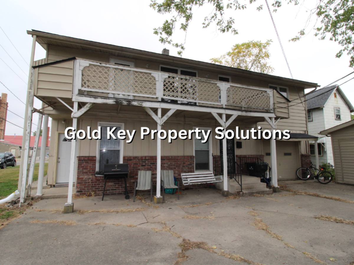 Apartment for rent at 117 E John St, Alexandria, IN 46001