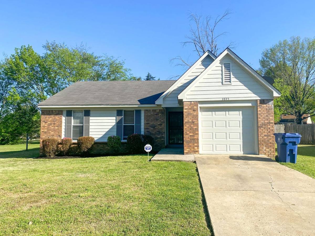 House for rent at 3845 Shadow Oaks Parkway, Horn Lake, MS 38637