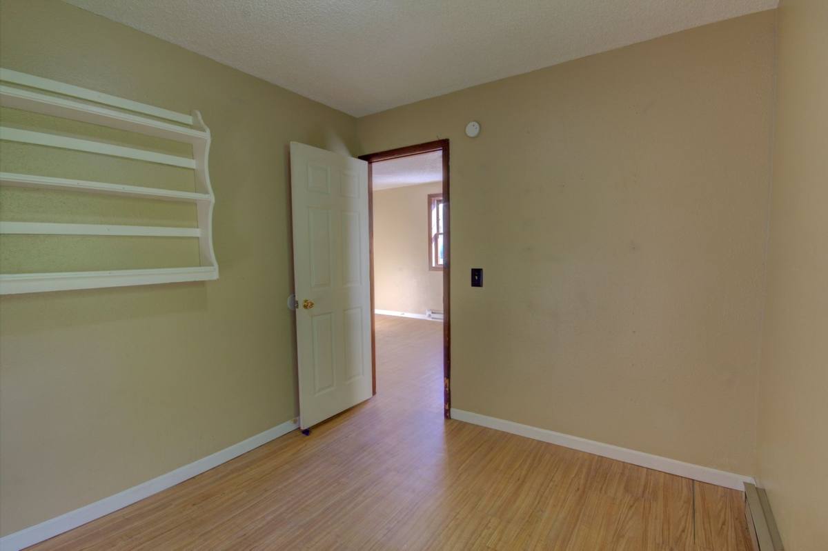 Apartment for rent at 908 Bridge Ave, Davenport, IA 52803