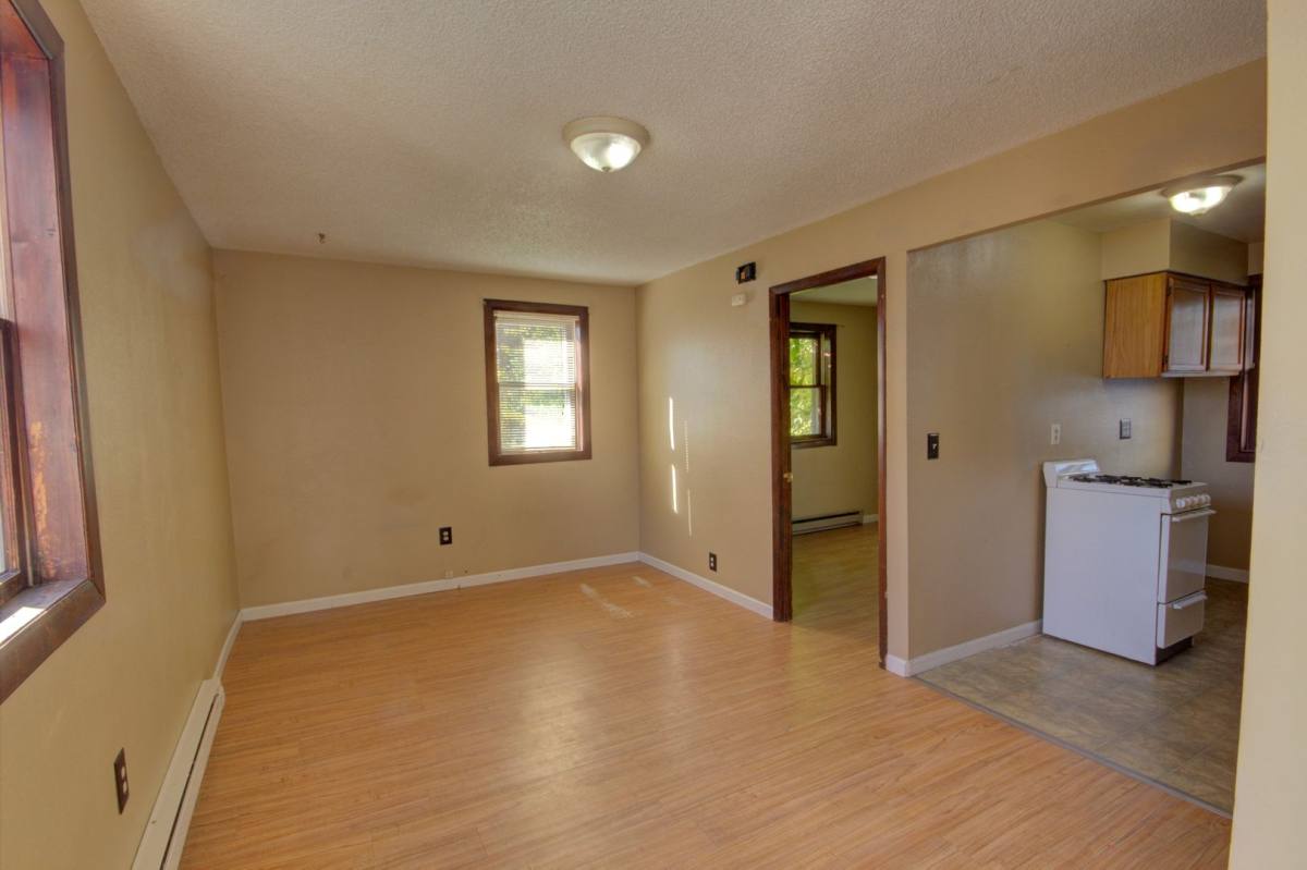 Apartment for rent at 908 Bridge Ave, Davenport, IA 52803