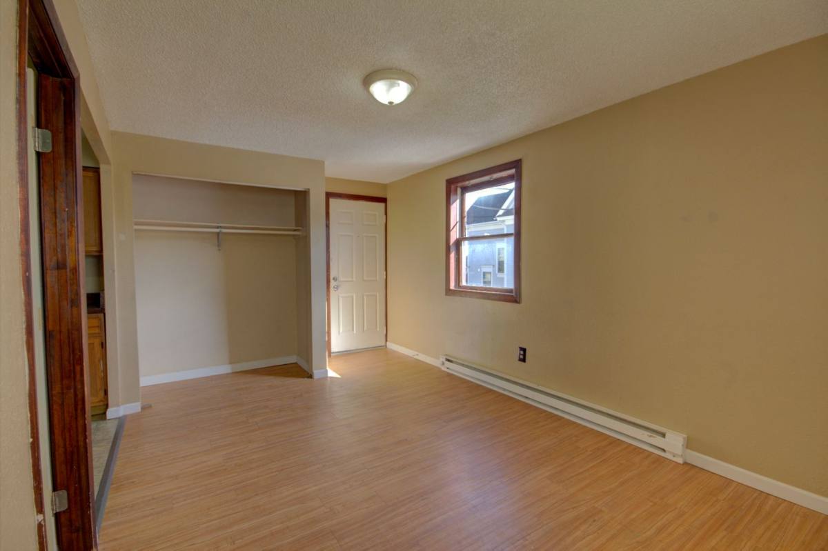 Apartment for rent at 908 Bridge Ave, Davenport, IA 52803